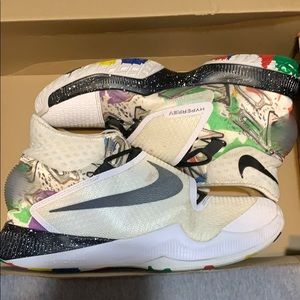 Nike hyperrev limited